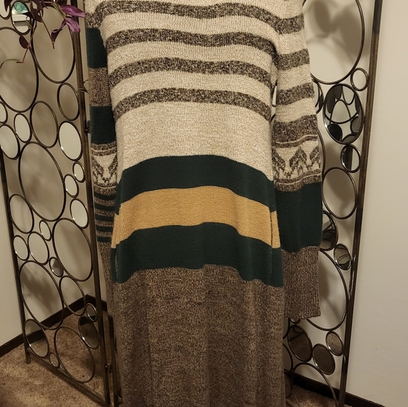 Romeo and Juliet Couture Cardigan - Picture 4 of 6